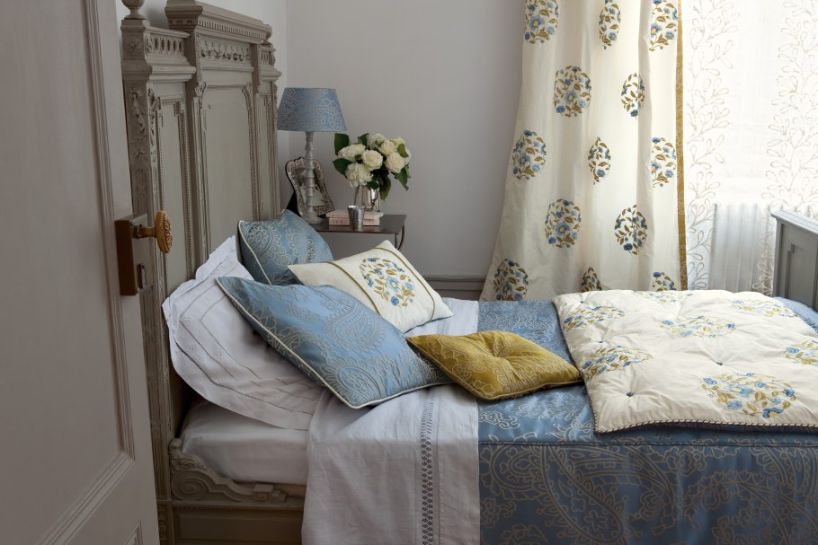 Текстиль в интерьере спальни