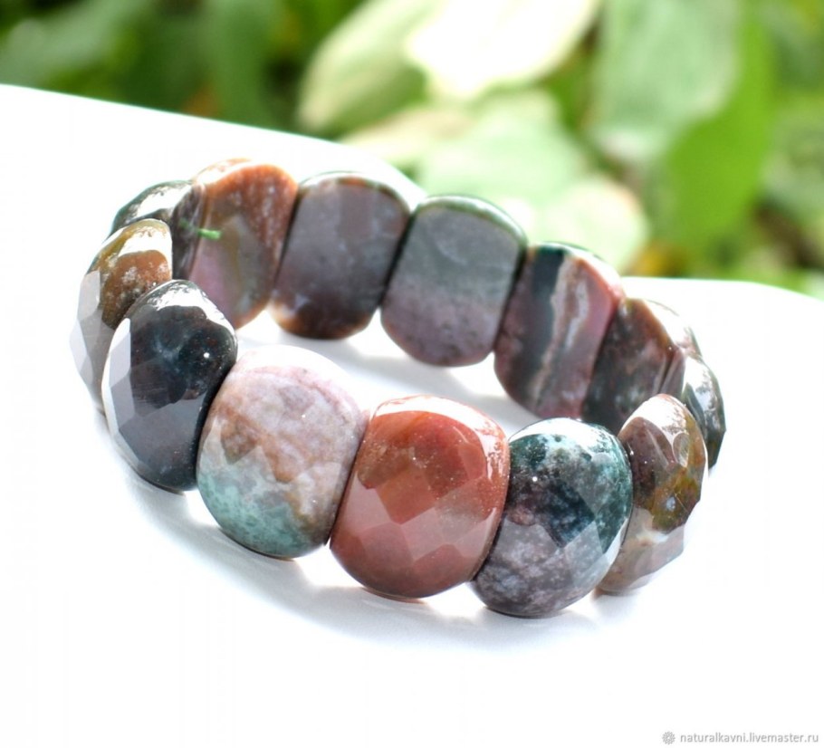 Браслет яшма и говлит