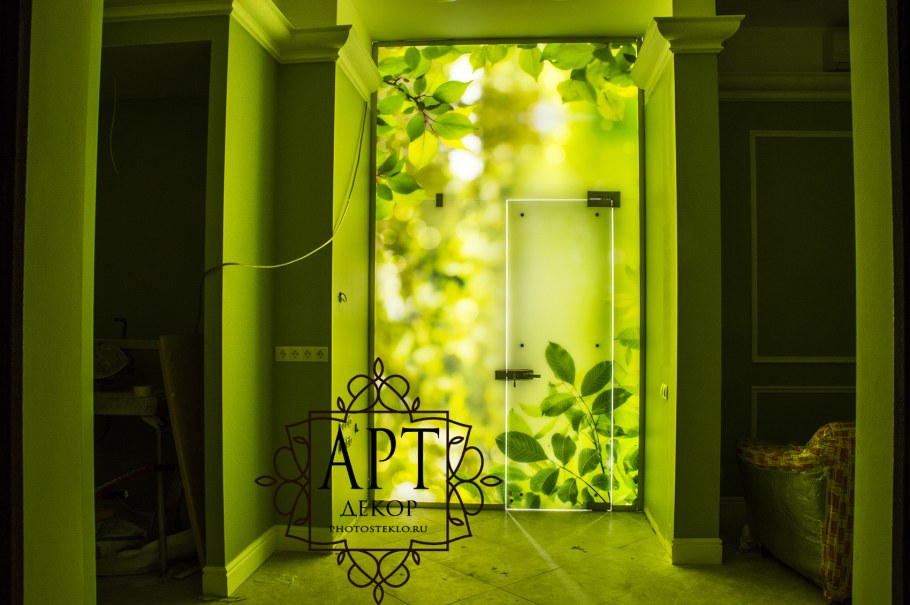 Стеклянная перегородка с подсветкой