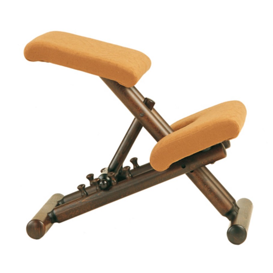 стул для прямой осанки с упором в колени