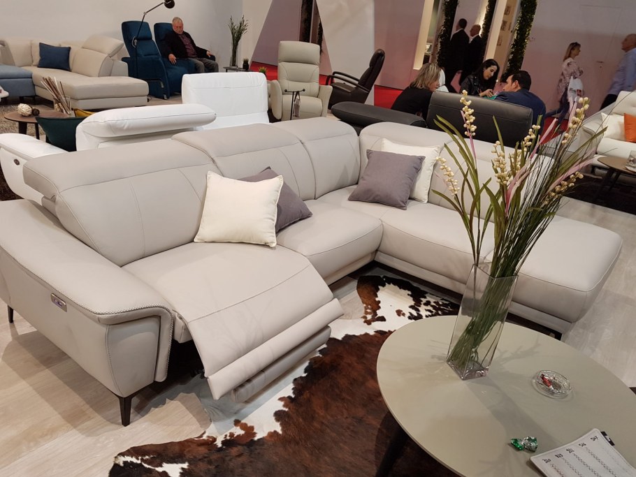 Диваны с экспозиции