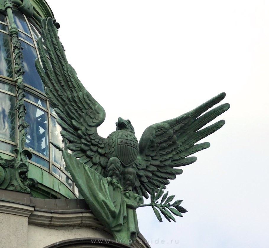 Дом компании Зингер в Санкт-Петербурге Орел