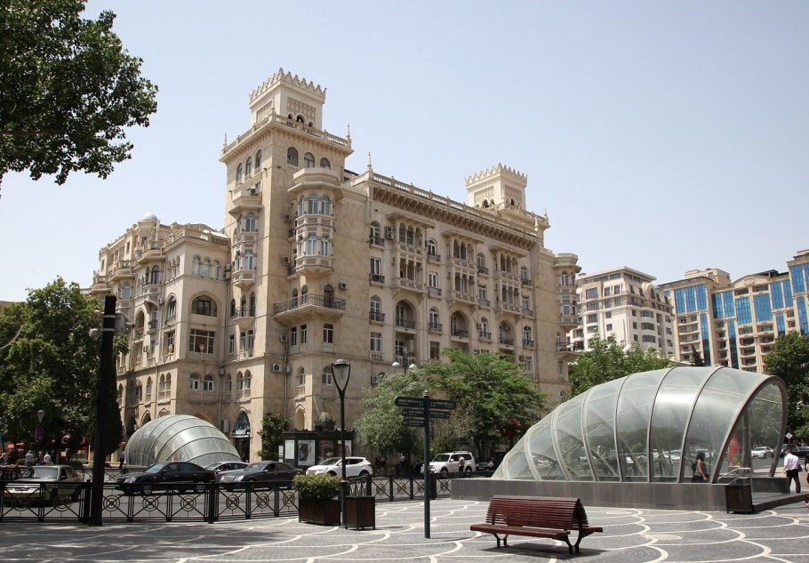 Баку Низами