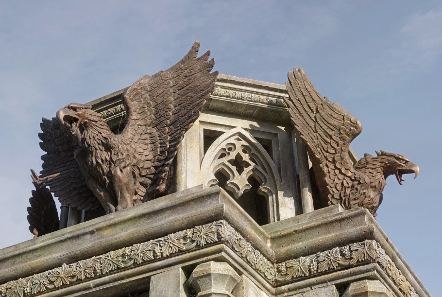 Замок Гарибальди Гаргульи