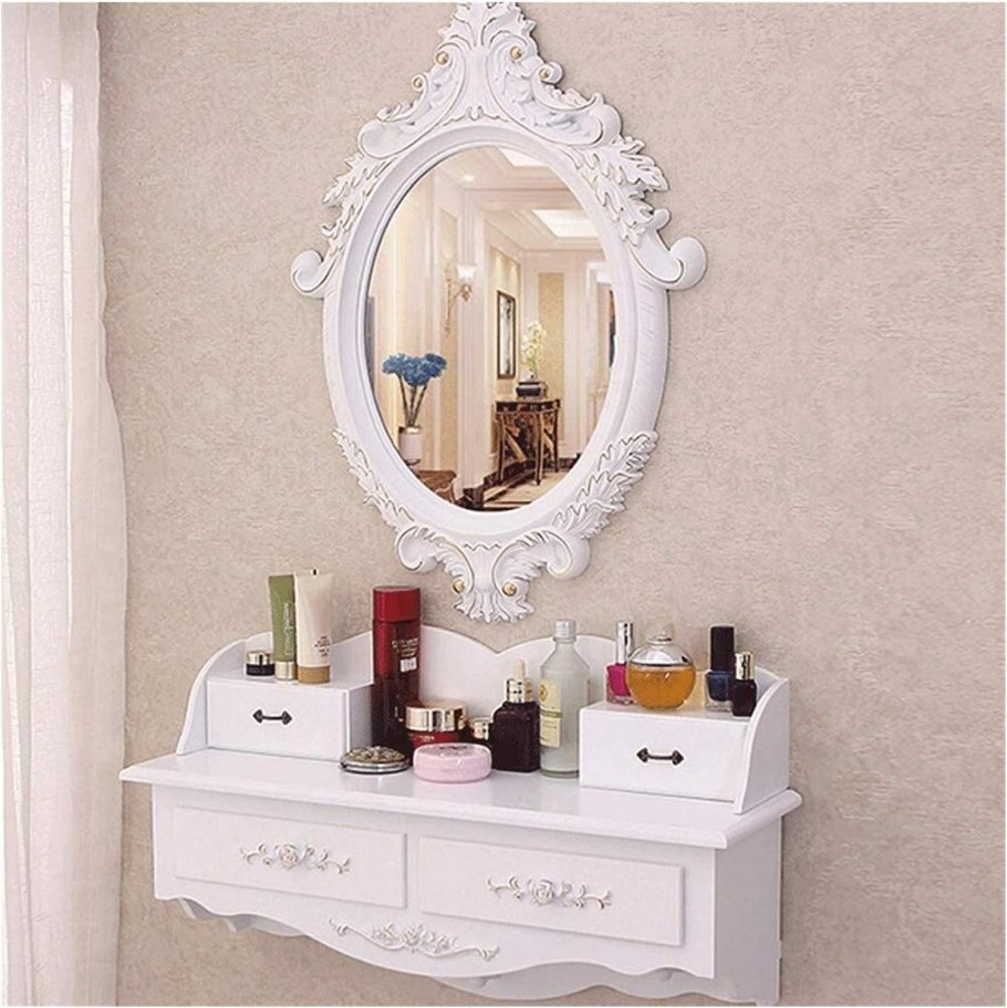 Туалетный столик с зеркалом