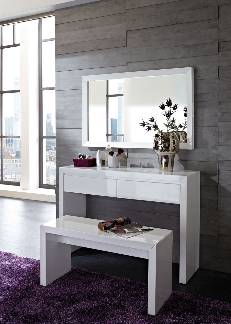 Туалетный столик в современном стиле