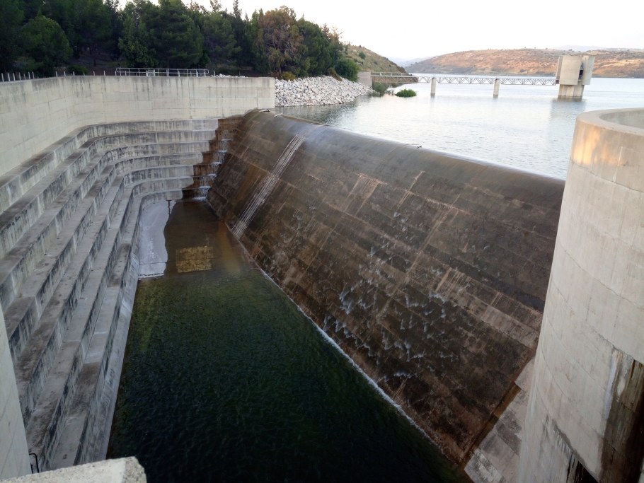 Плотина на водохранилище в Пушкино