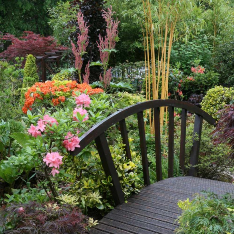 Ландшафт с мостиком