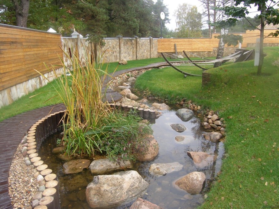 Водопад, сухой ручей, прудик