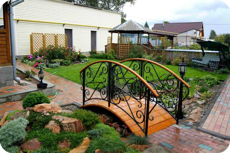 Мостик на участке