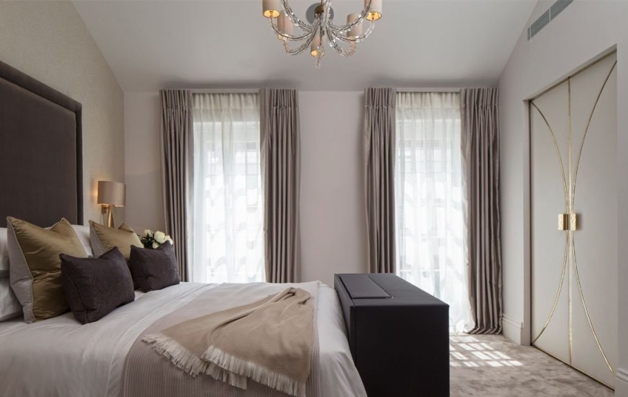 Спальня 20 кв.м с двумя окнами