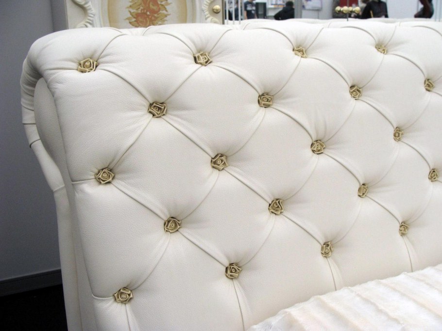 Каретная стяжка кровать с изголовьем