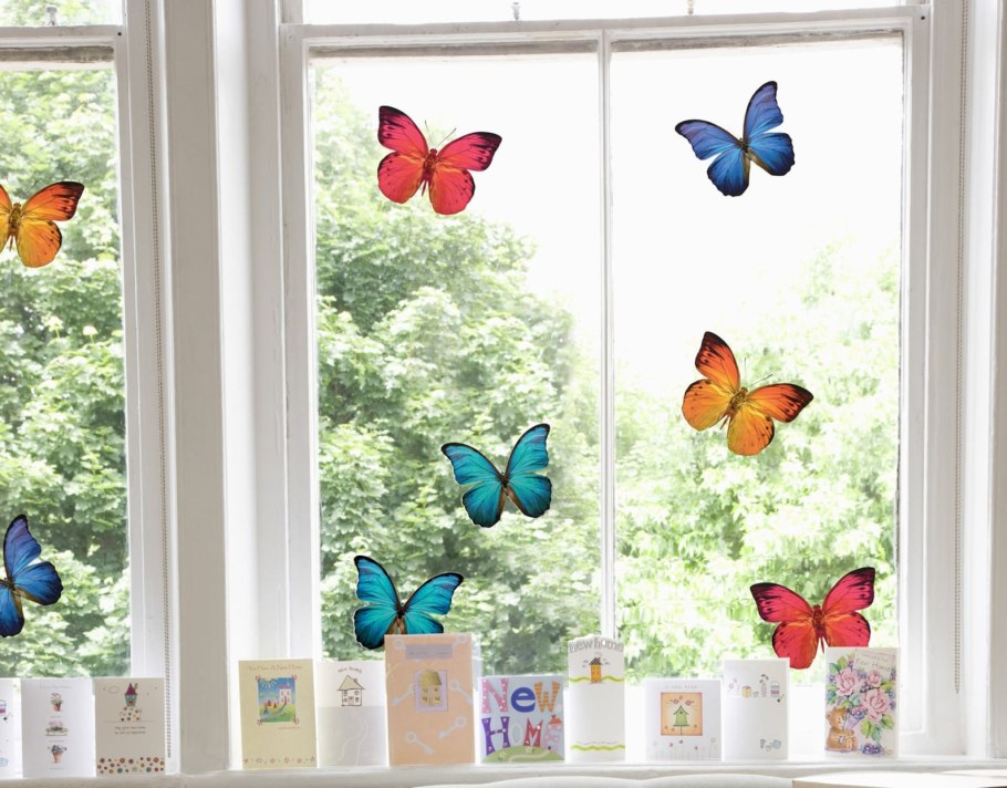 Наклейки на окна