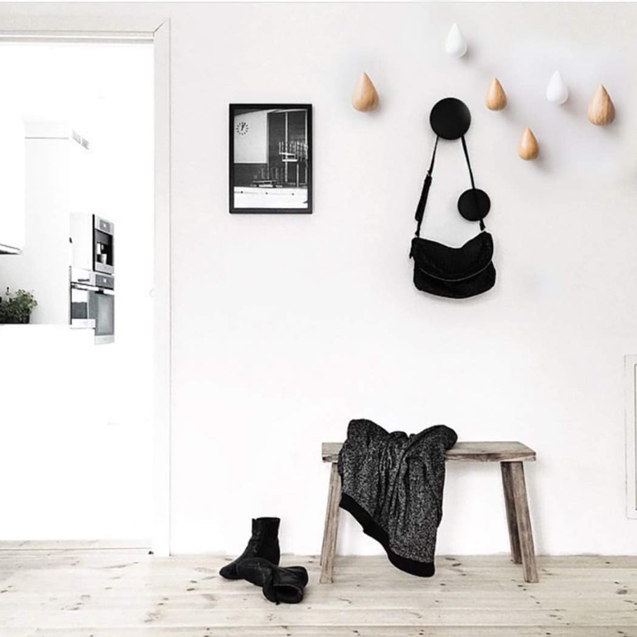 Крючки в прихожую лаконичные