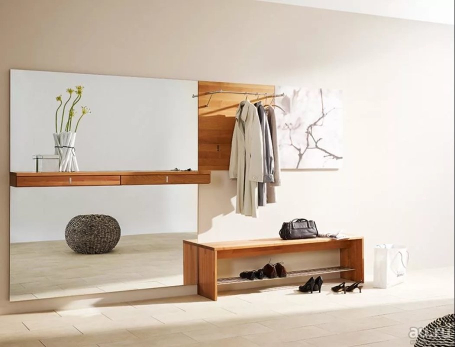 Вешалка в прихожую в современном стиле