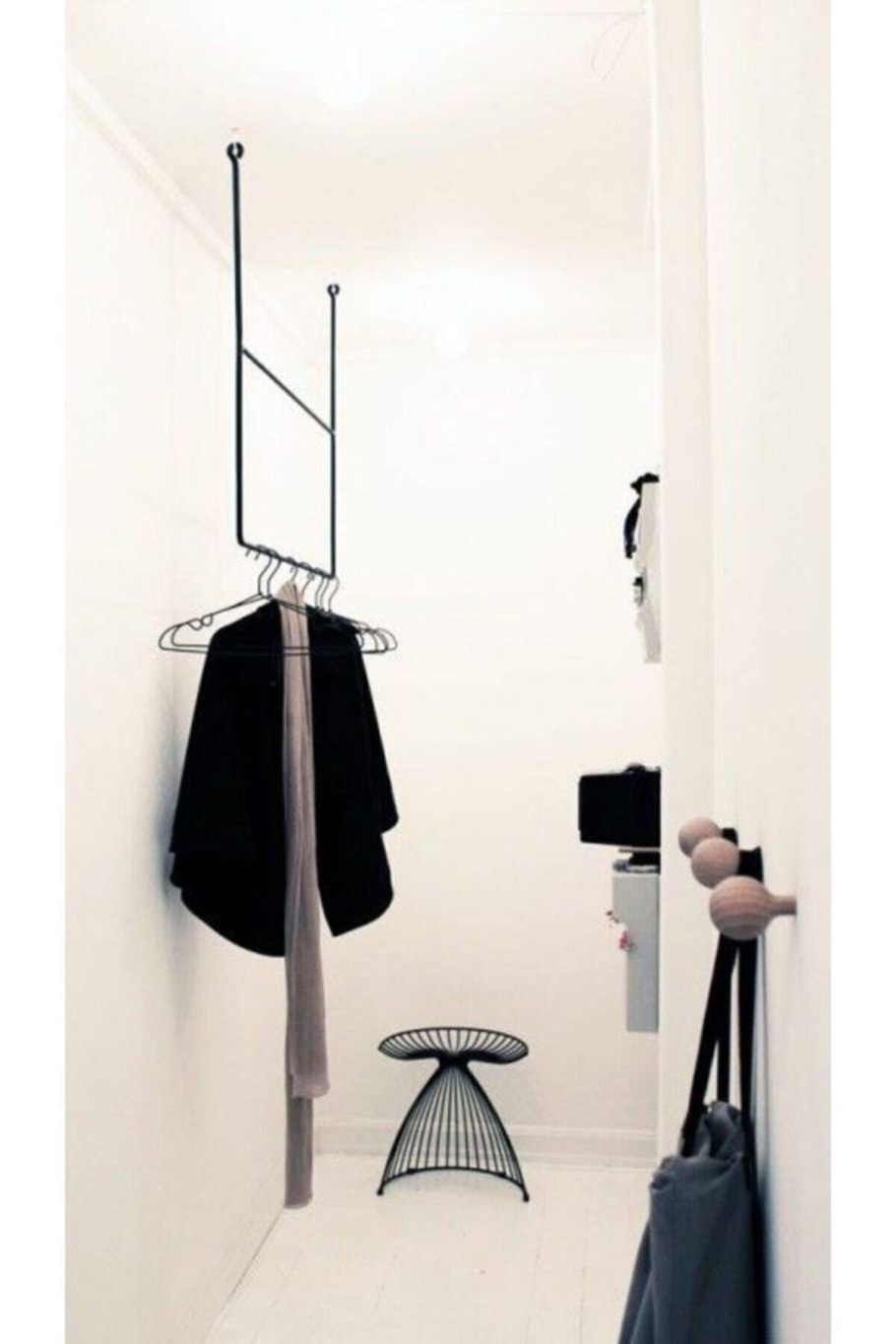 Подвесная вешалка