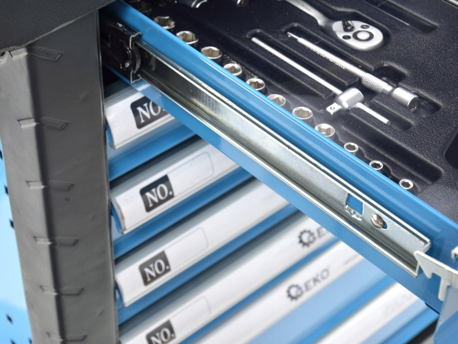 Направляющие для инструментальной тележки