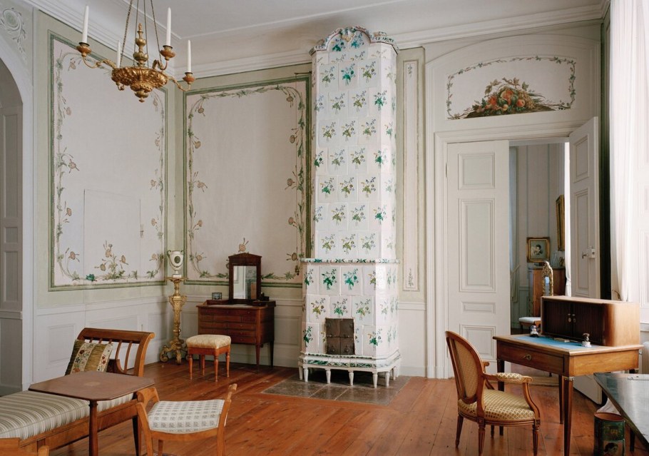 Изразцовые печи Голландки в усадьбе 19 века