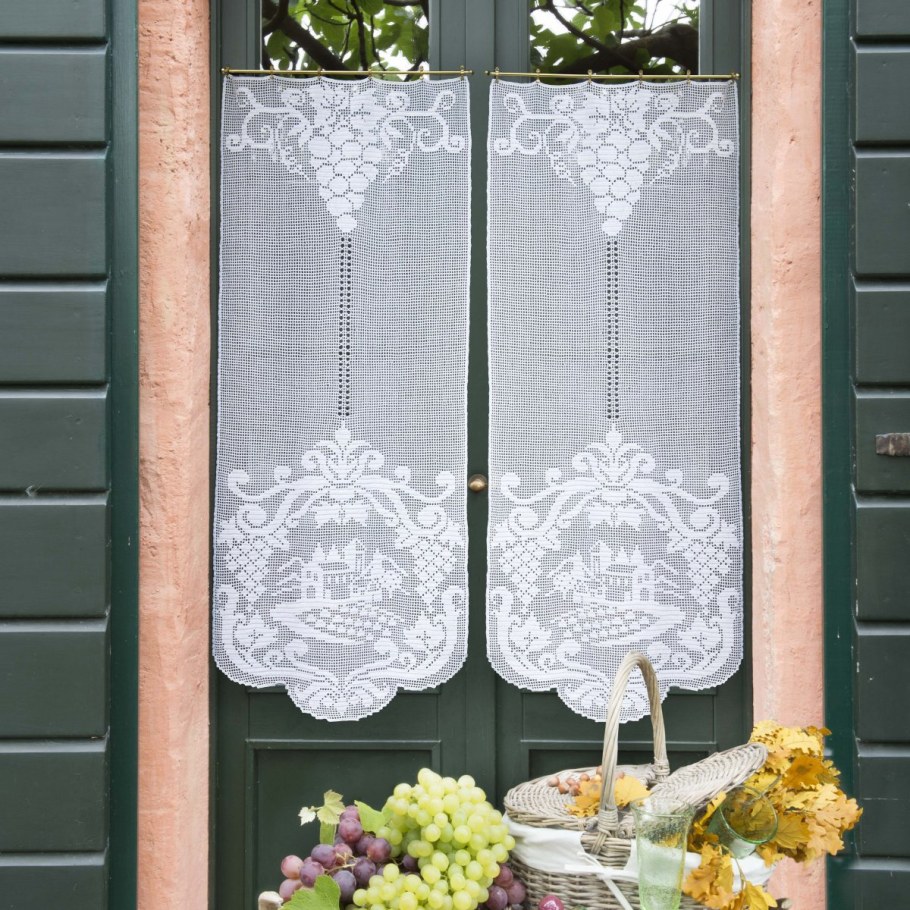 Белый вязаный шторы