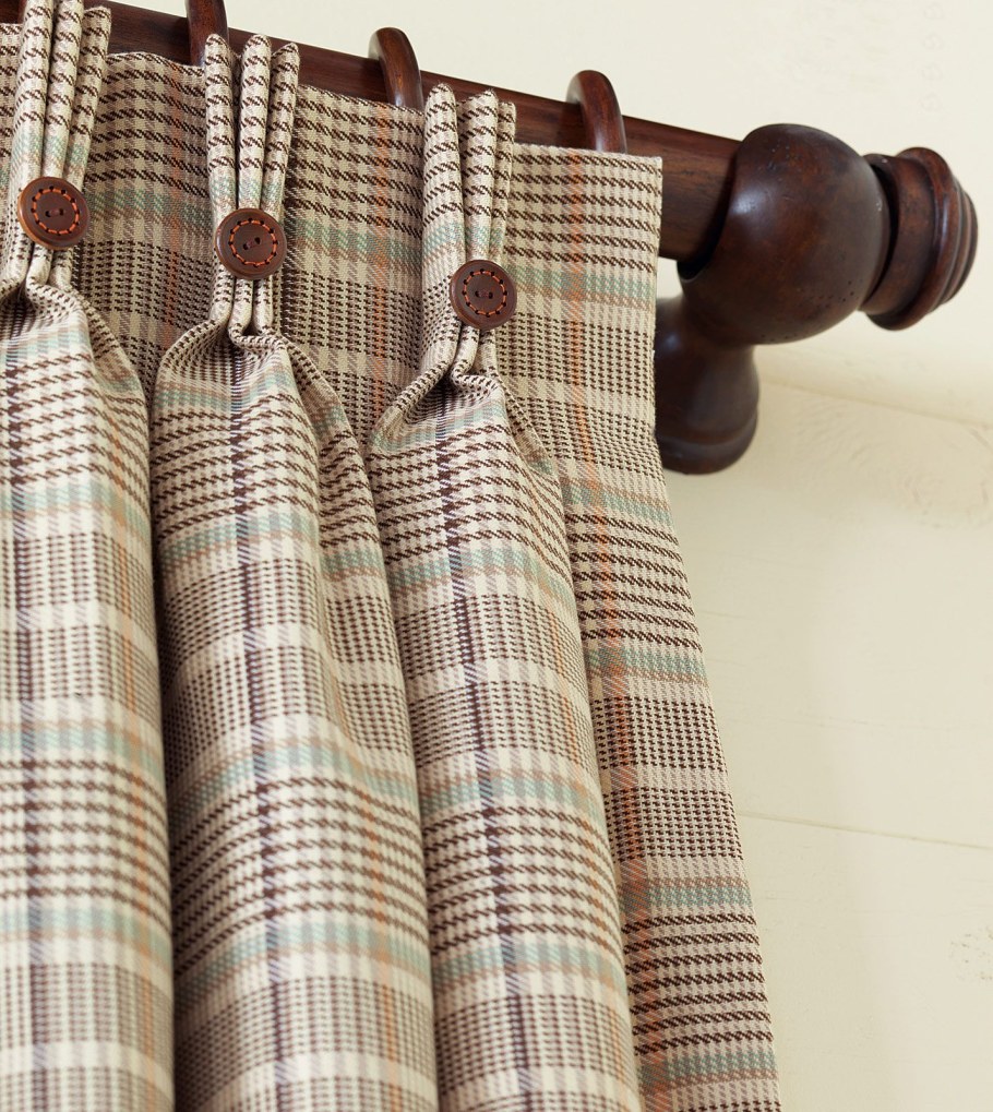 Шторы из ткани в клетку