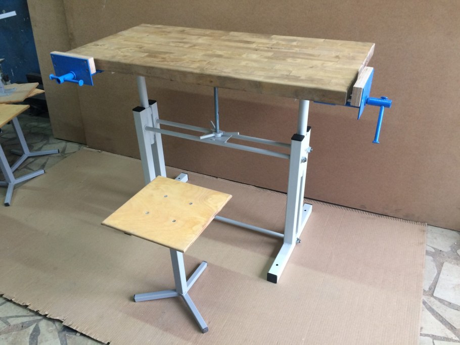 Верстак столярный "школьный" 1310х610х750