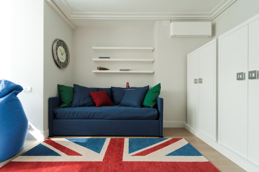 Диван в комнату подростка