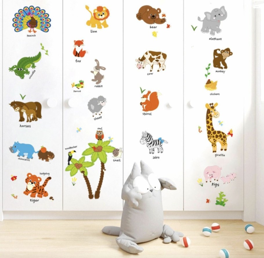 Постер зверята в детскую