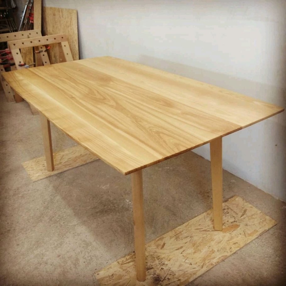 Столы из ясеня цельноламельный обеденный