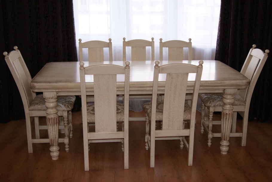 Стол и стулья из сосны