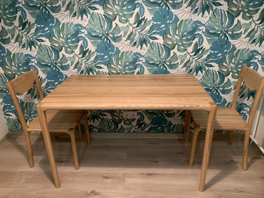 Стол из массива ясеня обеденный