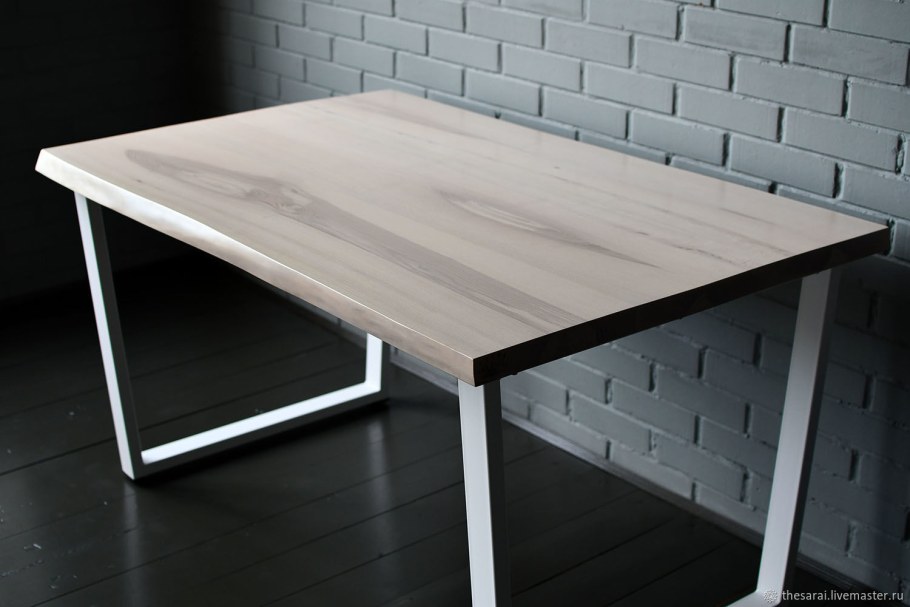 Стол лофт ясень