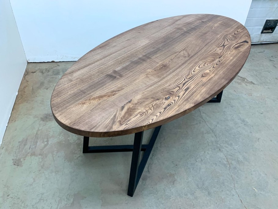 Стол из массива ясеня