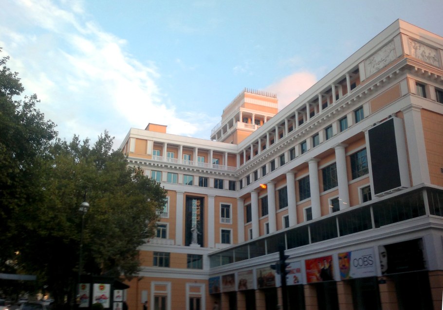 Кинотеатр Азербайджан в Баку