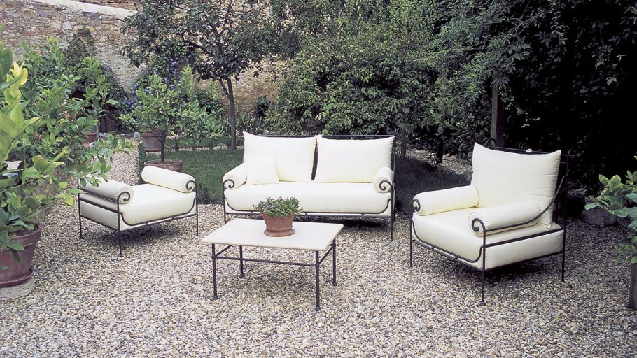 Кованая мягкая мебель для улицы