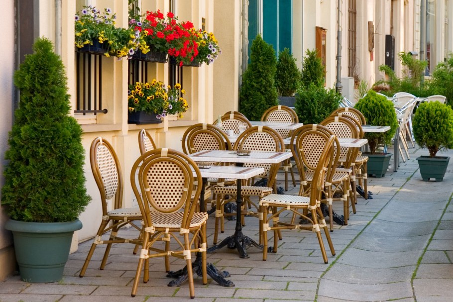 Уличное кафе