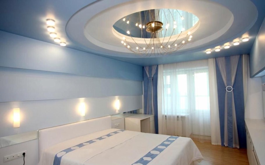 Двухуровневые потолки из гипсокартона в спальне