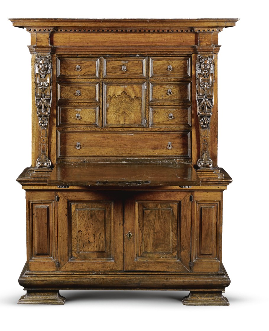 Мебель из ореха массив 18век