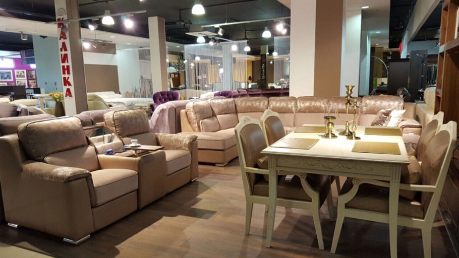 Интерьер мебельного магазина