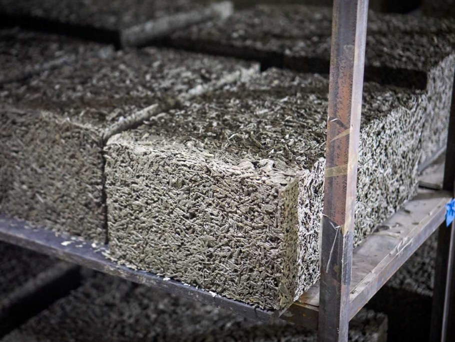 Блоки из опилок и цемента