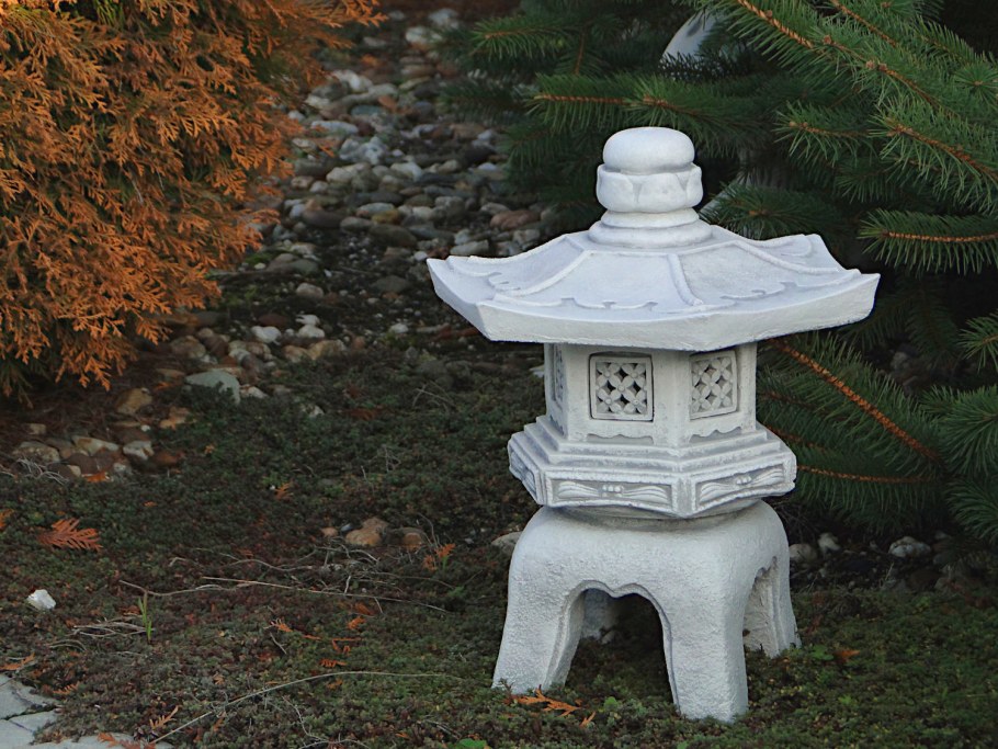 Японский садовый фонарь Юкими-гата