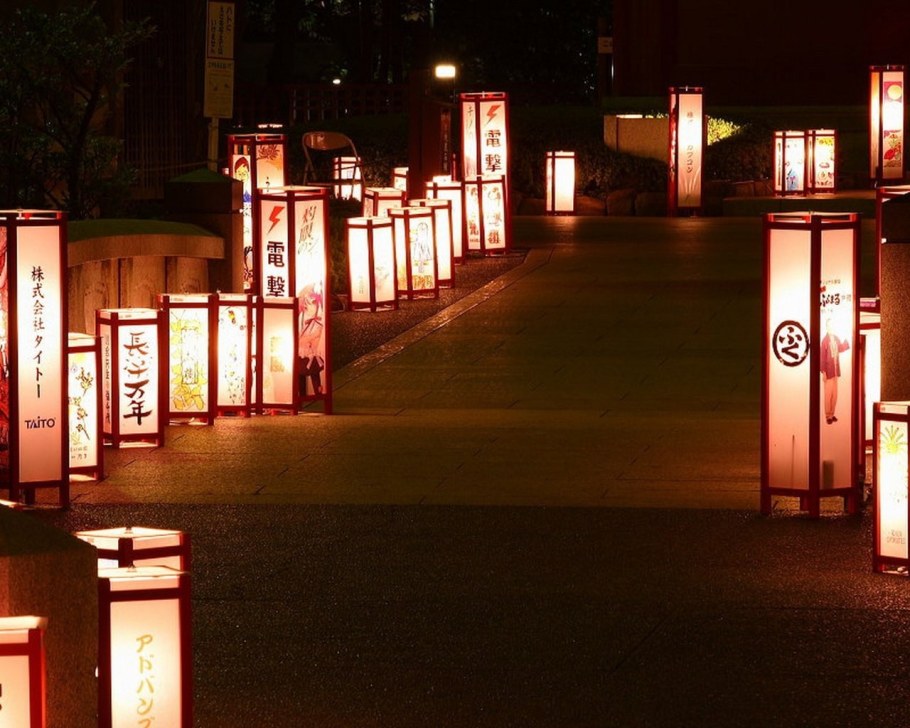 Традиционный японский фонарь