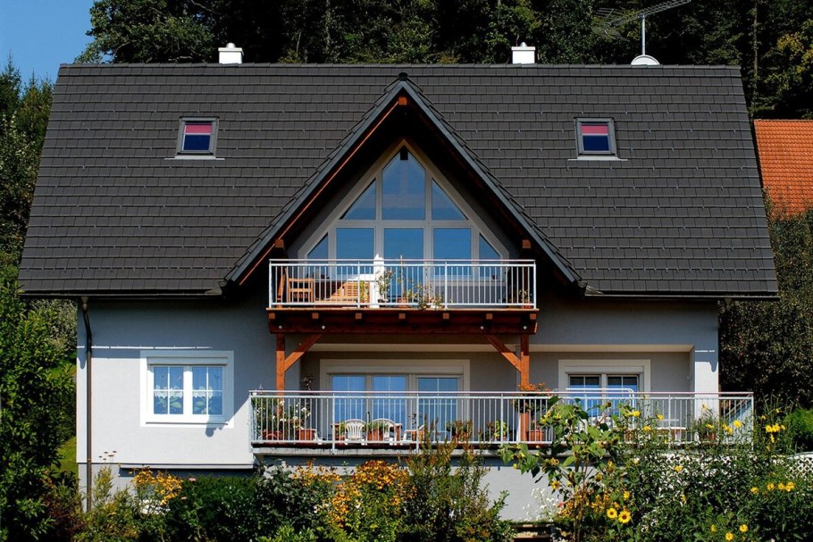 Мансардная крыша с окнами