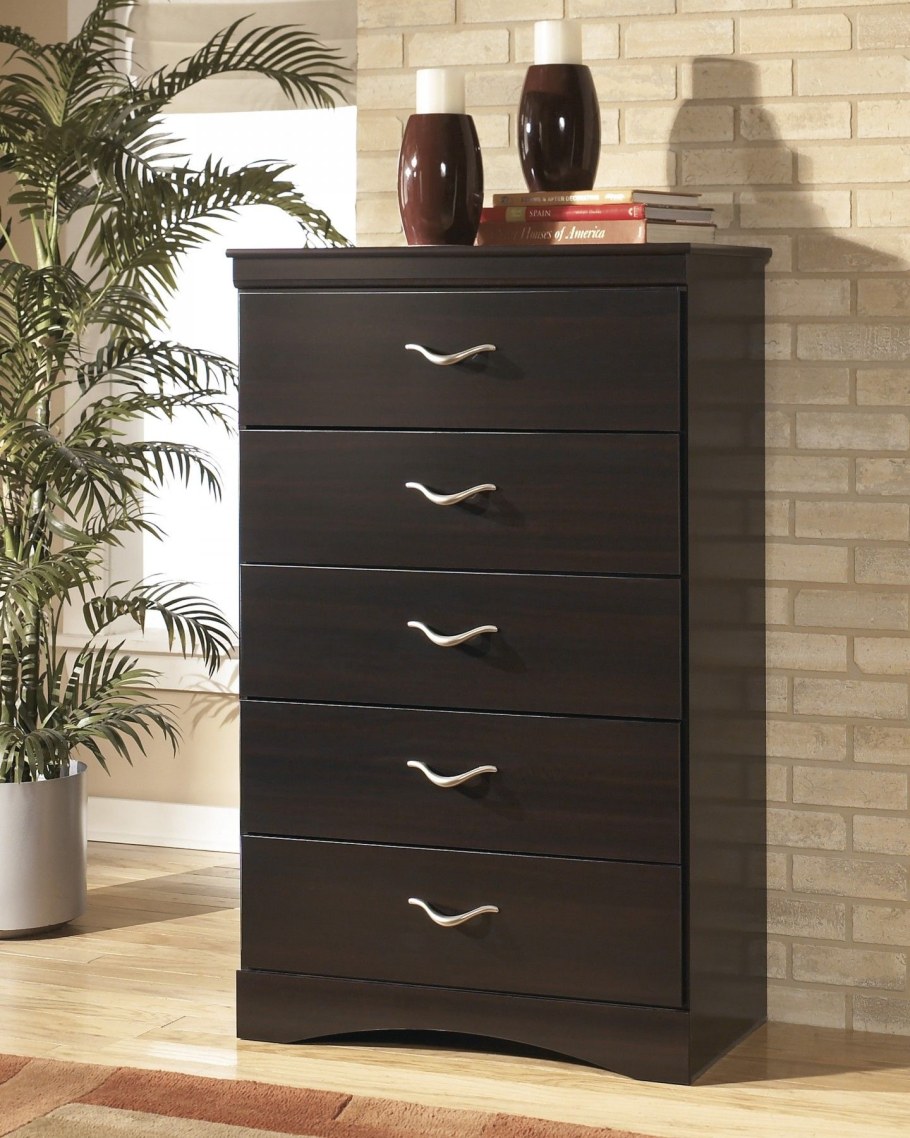 Ashley cabinwell комод