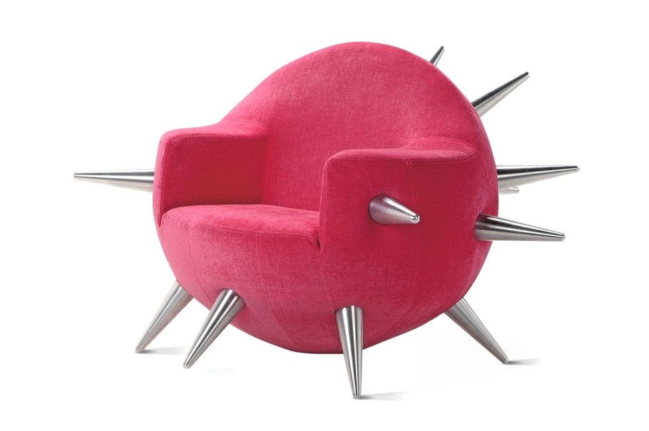 Кресло с шипами