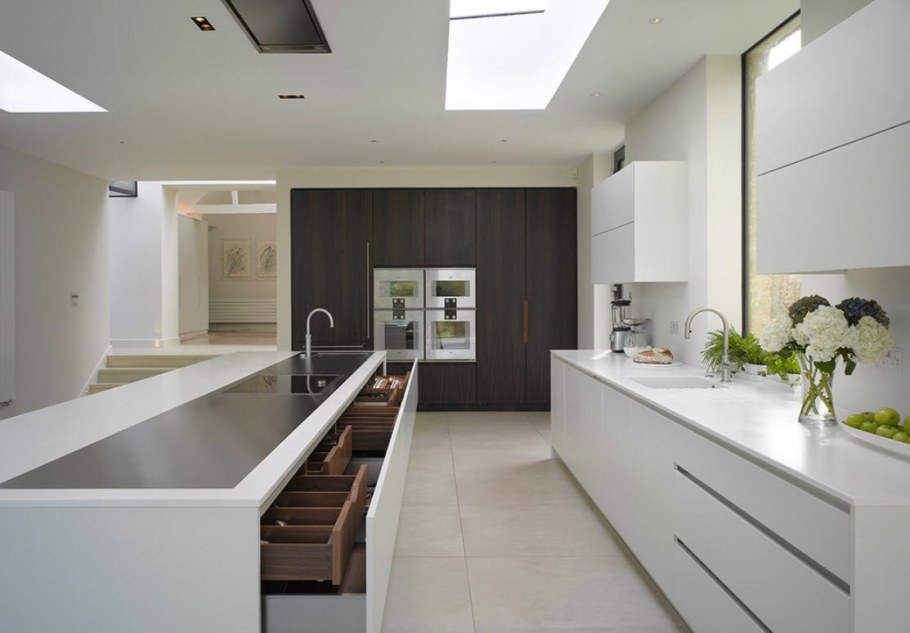 Кухни в стиле хайтек 2021 интерьер