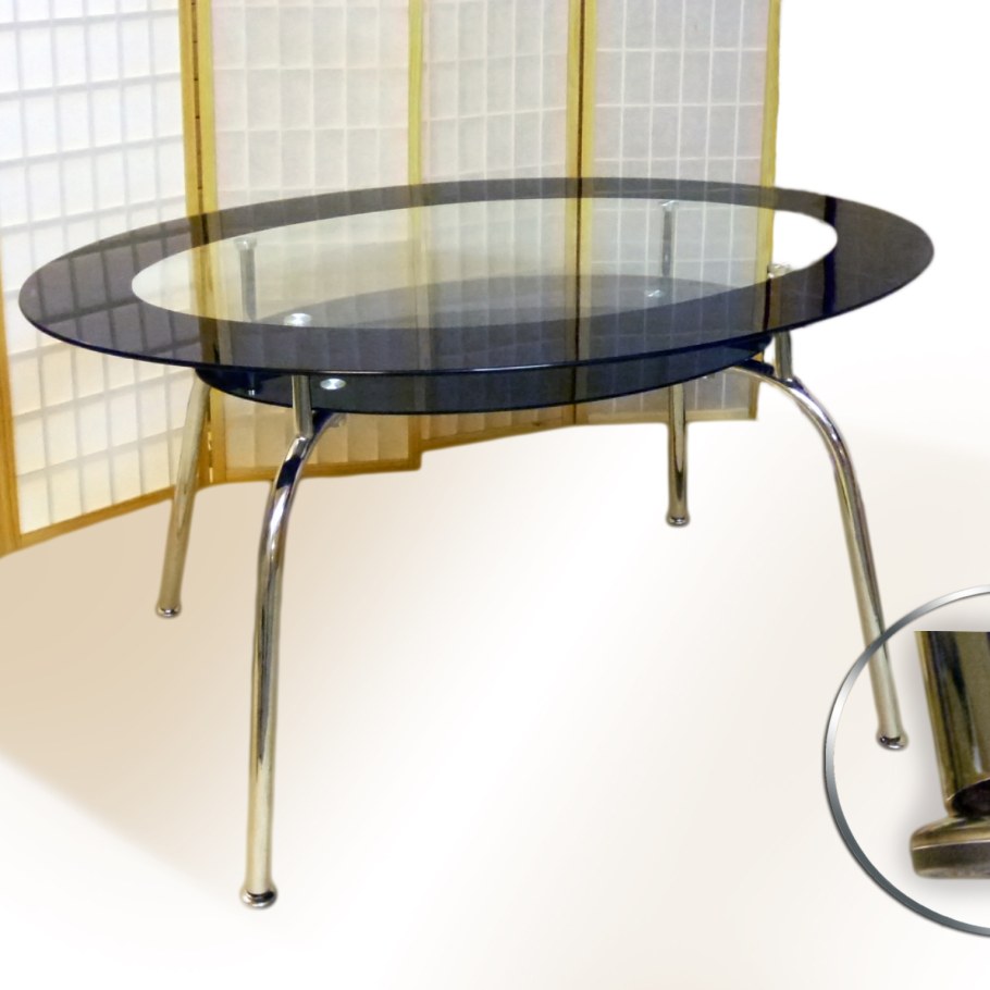 Овальный стеклянный стол