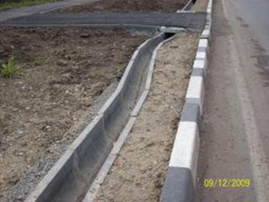 Дренажная канава дренажный лоток