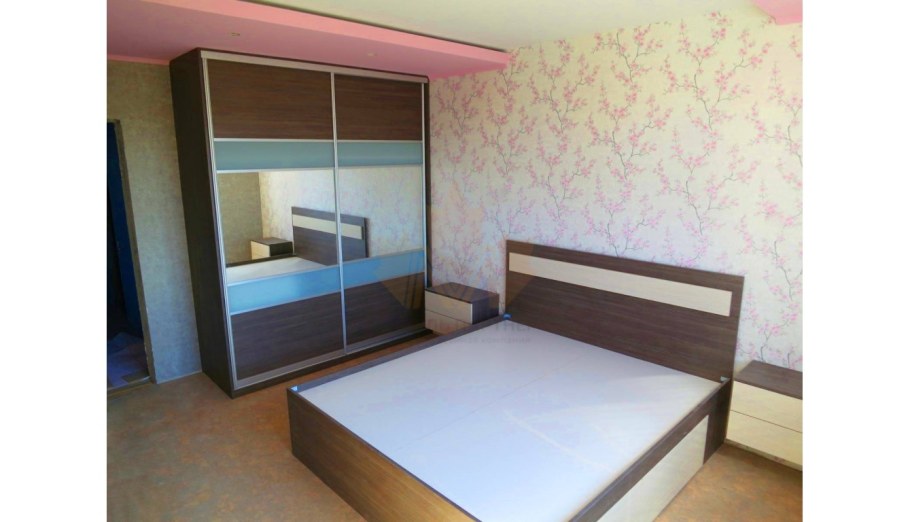 Спальный гарнитур со шкафом купе и кроватью