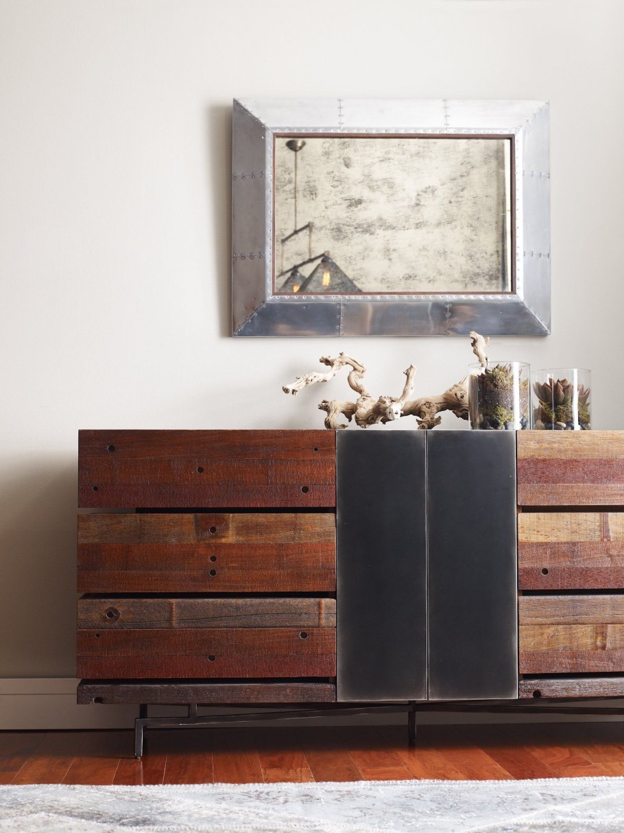 Комод в стиле лофт в интерьере