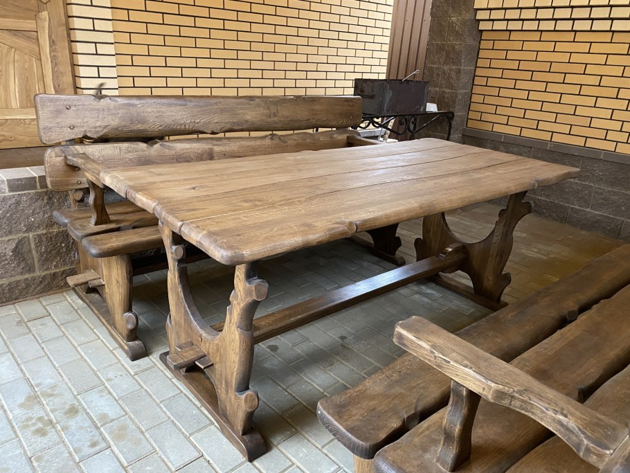 Дубовый стол в беседку